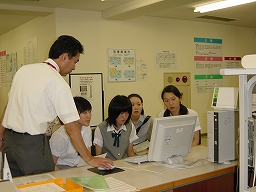 理大図書館見学・業務体験（県立岡山城東高校編）